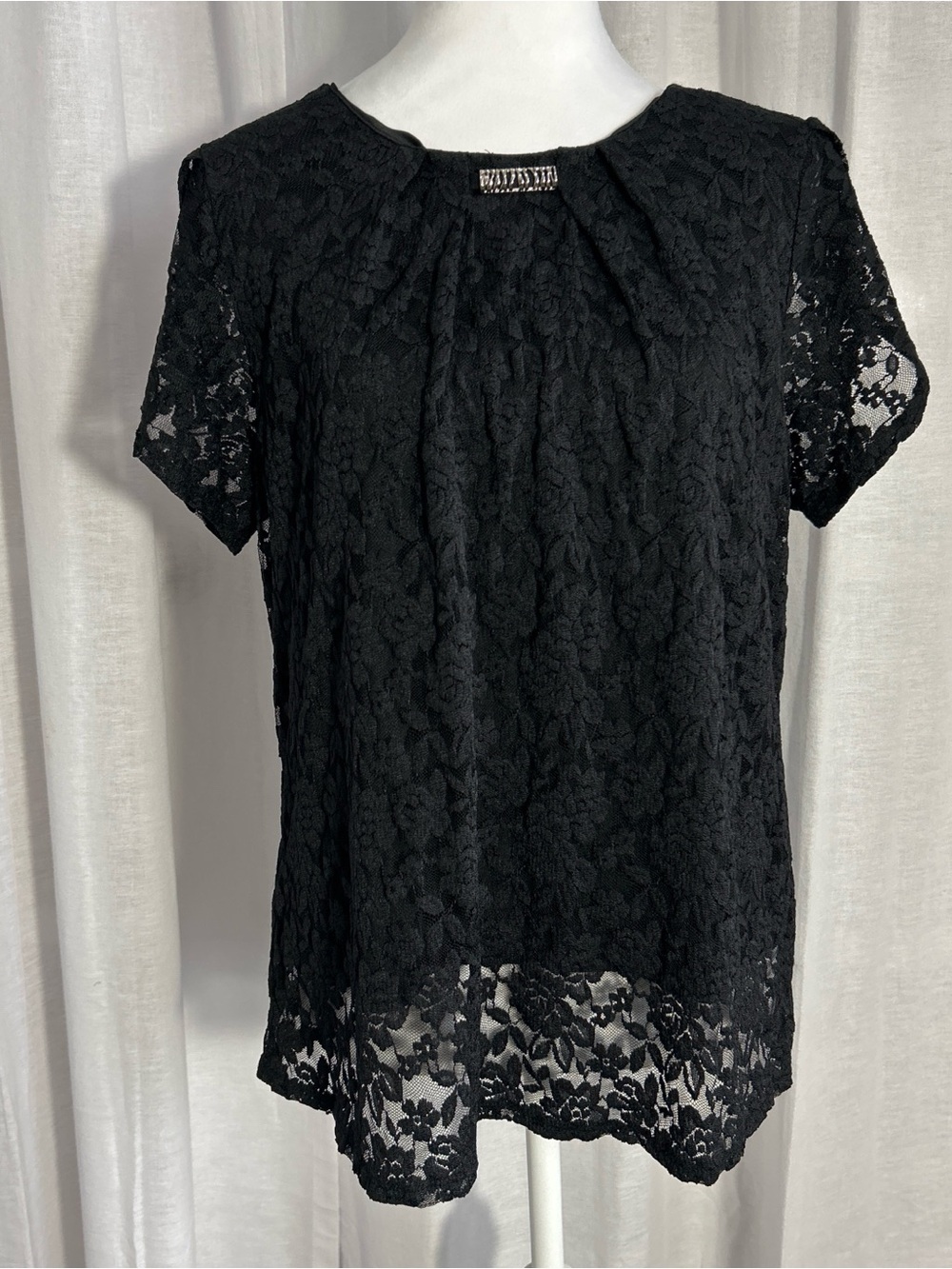 Notations Black Floral Lace Short Sleeve Top